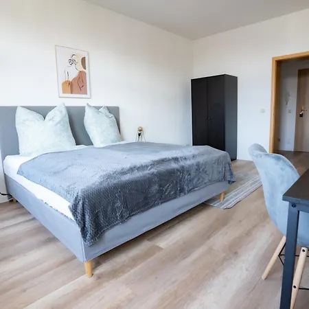 Апартаменты Familienwohnung Am Sonnenberg Хемниц